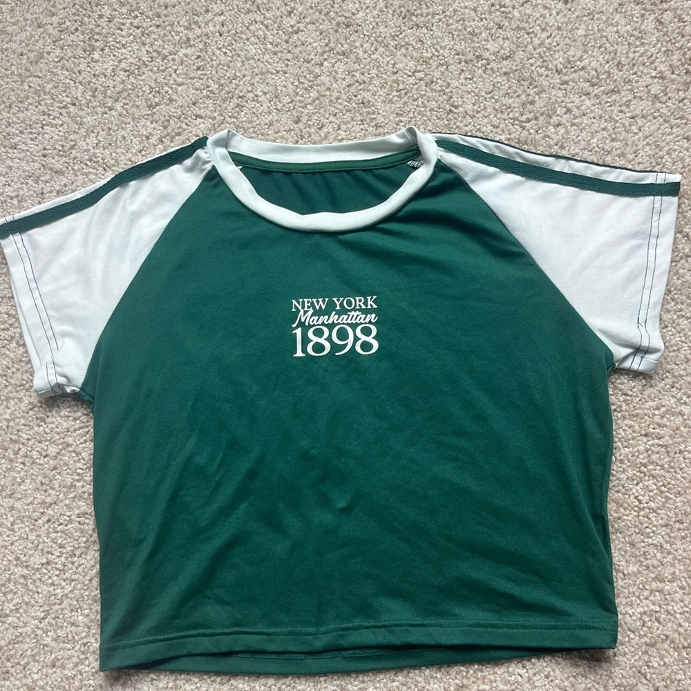 Shein Women’s green short sleeved graphic T-shirt crop top Size M